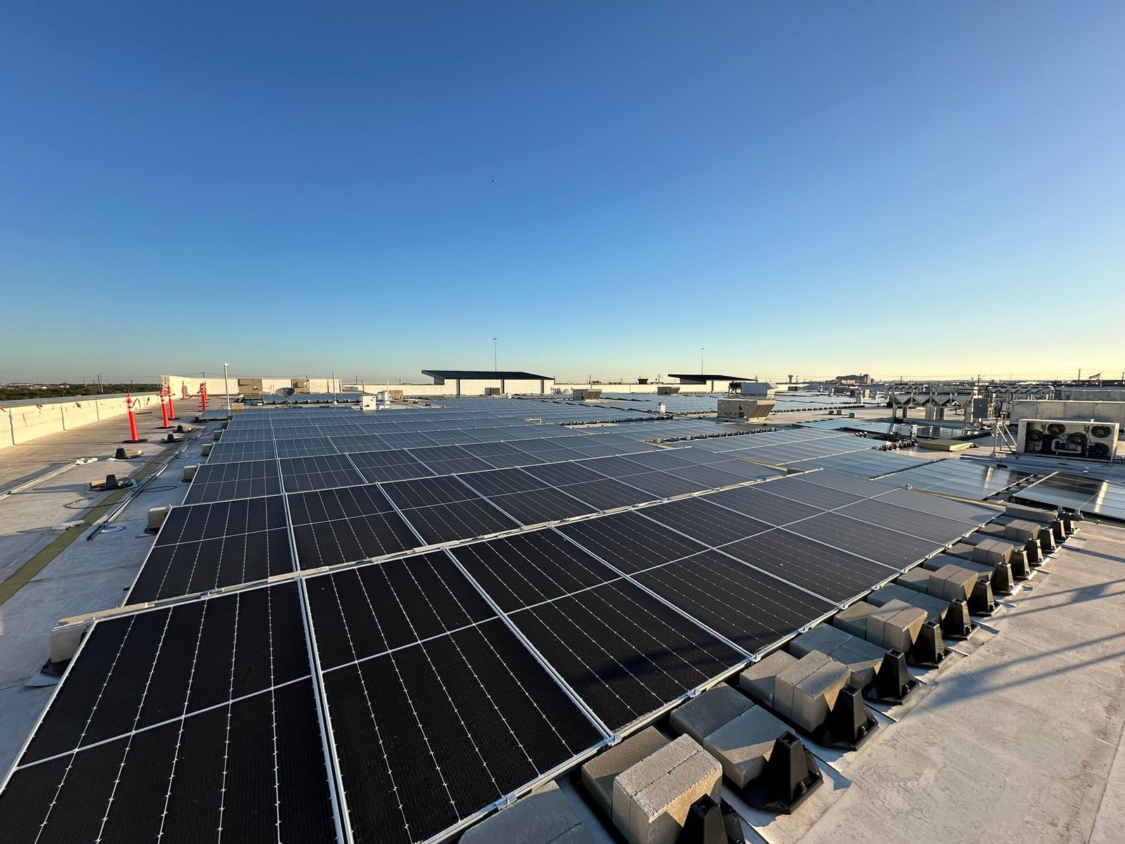 Large commercial rooftop array